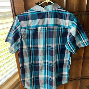 Urban Pipeline Boys size XL short sleeve button up blue flannel shirt .
